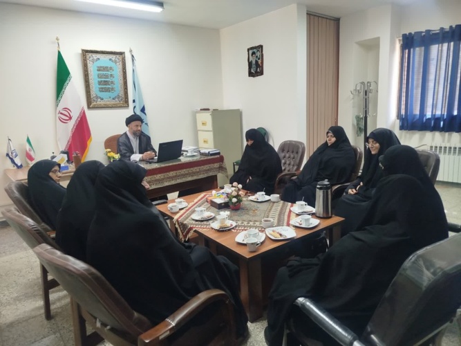برگزاری نشست صمیمانه برای ایجاد راهبردهای کلیدی نهاد مقام معظم رهبری در دیدار مسئول نهاد با مبلغین